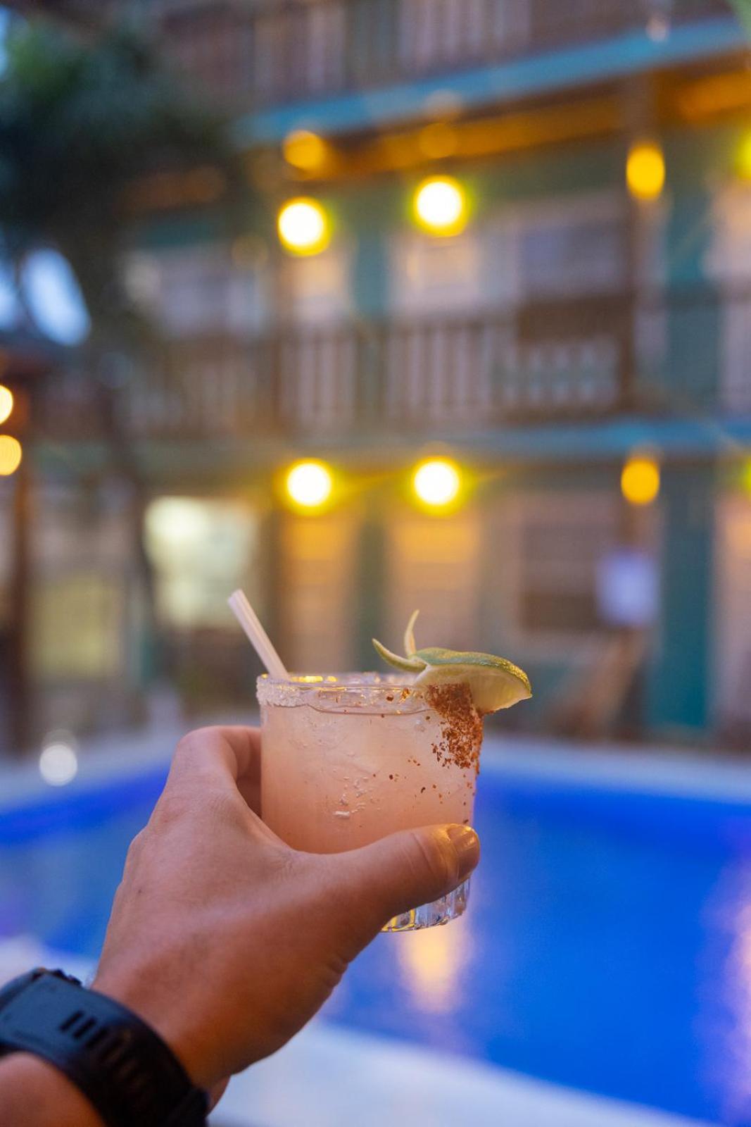 Ocean Tide Beach Resort San Pedro  Bagian luar foto