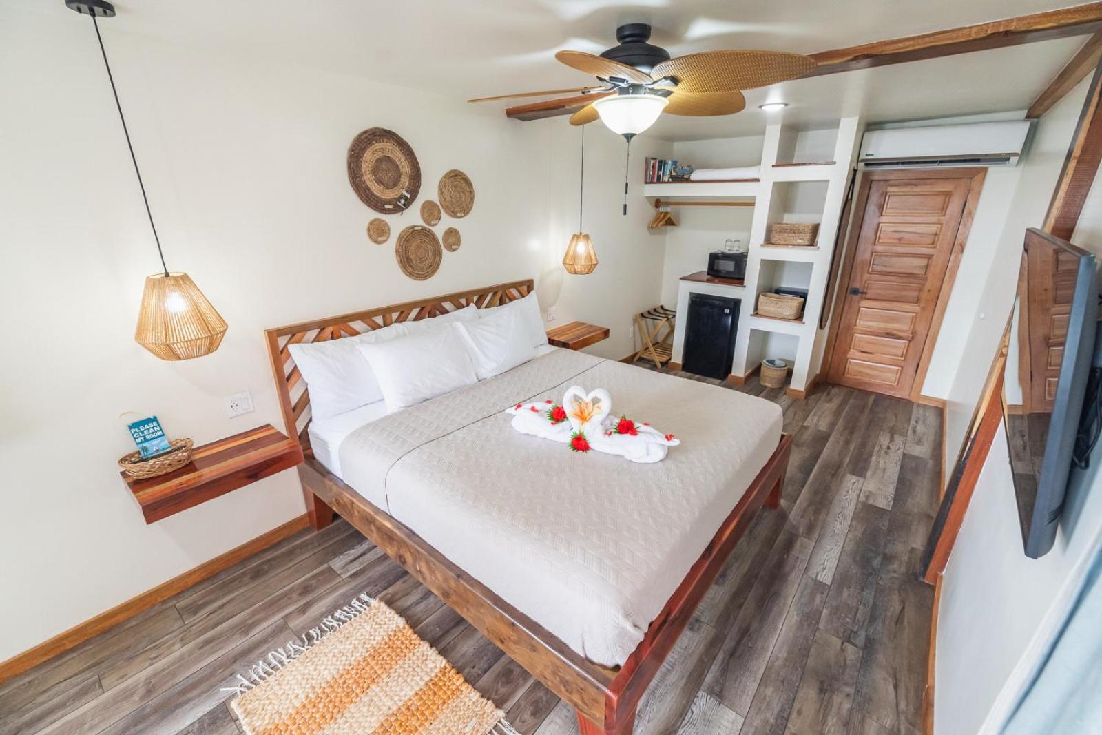 Ocean Tide Beach Resort San Pedro  Bagian luar foto
