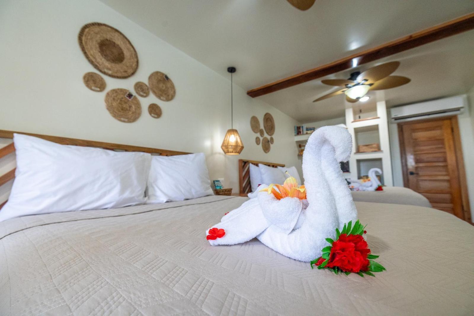 Ocean Tide Beach Resort San Pedro  Bagian luar foto
